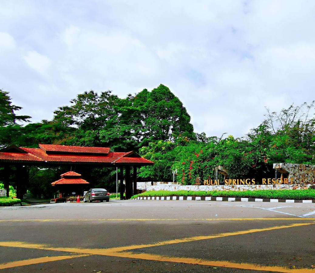 Apartment 【amazing】pool View 2br @ Pulai Springs Skudai